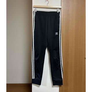 アディダス(adidas)のadidas CW1275(カジュアルパンツ)