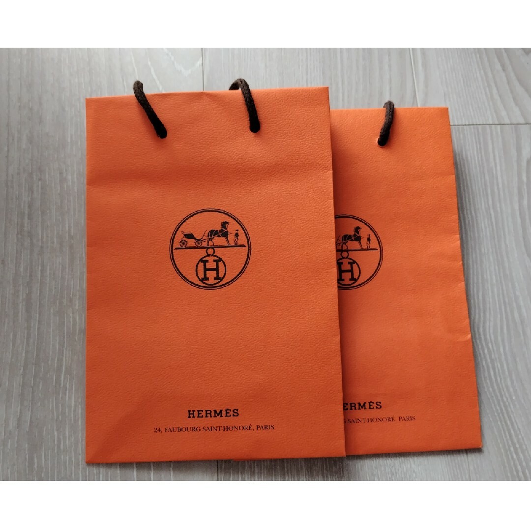 Hermes(エルメス)のエルメス 紙袋 ショッパー 小 2枚 レディースのバッグ(ショップ袋)の商品写真