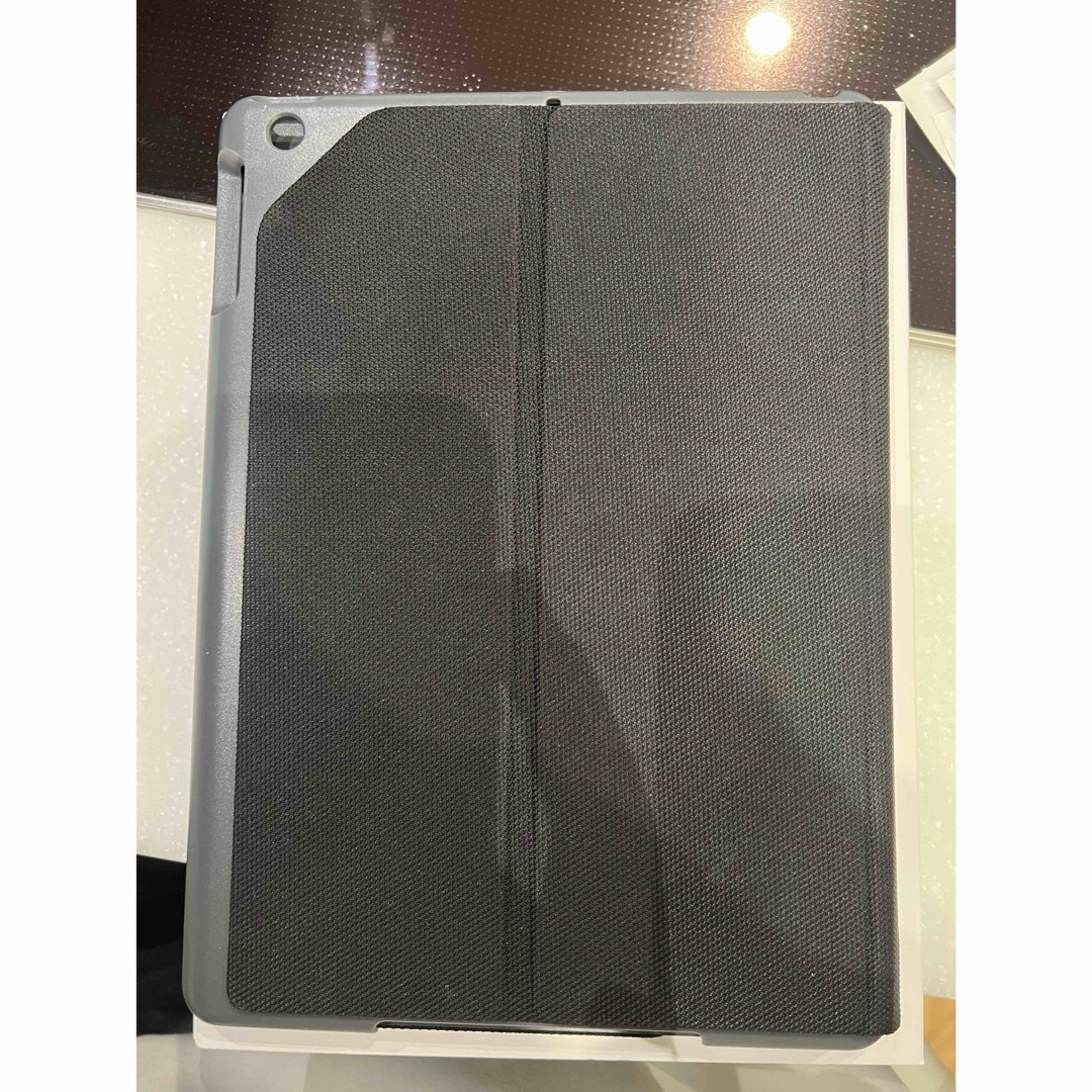 Logicool Slim Folio 第5、6世代iPad スマホ/家電/カメラのPC/タブレット(PC周辺機器)の商品写真