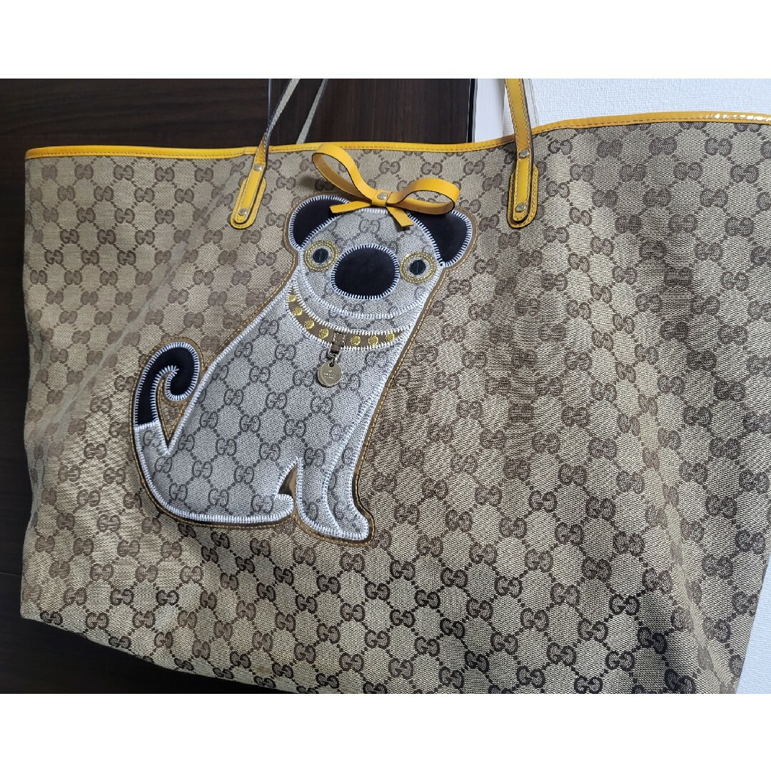 Gucci(グッチ)のえみお様専用　グッチ　GGキャンパスラージトートバッグ　グッチョリシリーズパグ レディースのバッグ(トートバッグ)の商品写真