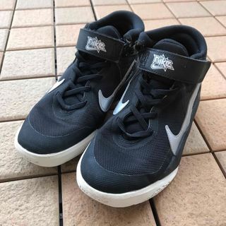 ナイキ(NIKE)のナイキ スニーカーチーム ハッスル D 10 (スニーカー)