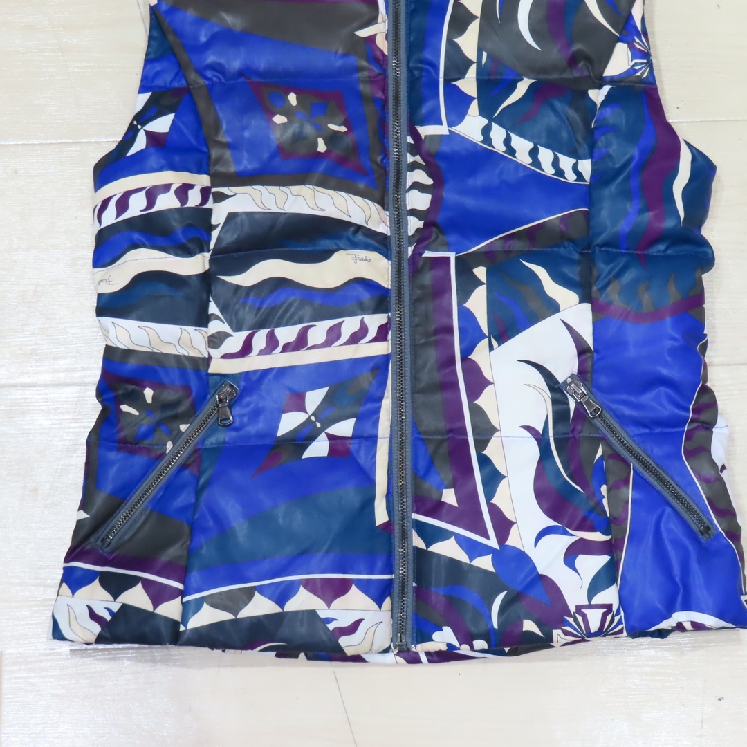 K02 EMILIO PUCCI エミリオプッチ 総柄 ダウン ベスト I38 ネイビー K02 EMILIO PUCCI エミリオプッチ 総柄 ダウン ベスト I38 ネイビー