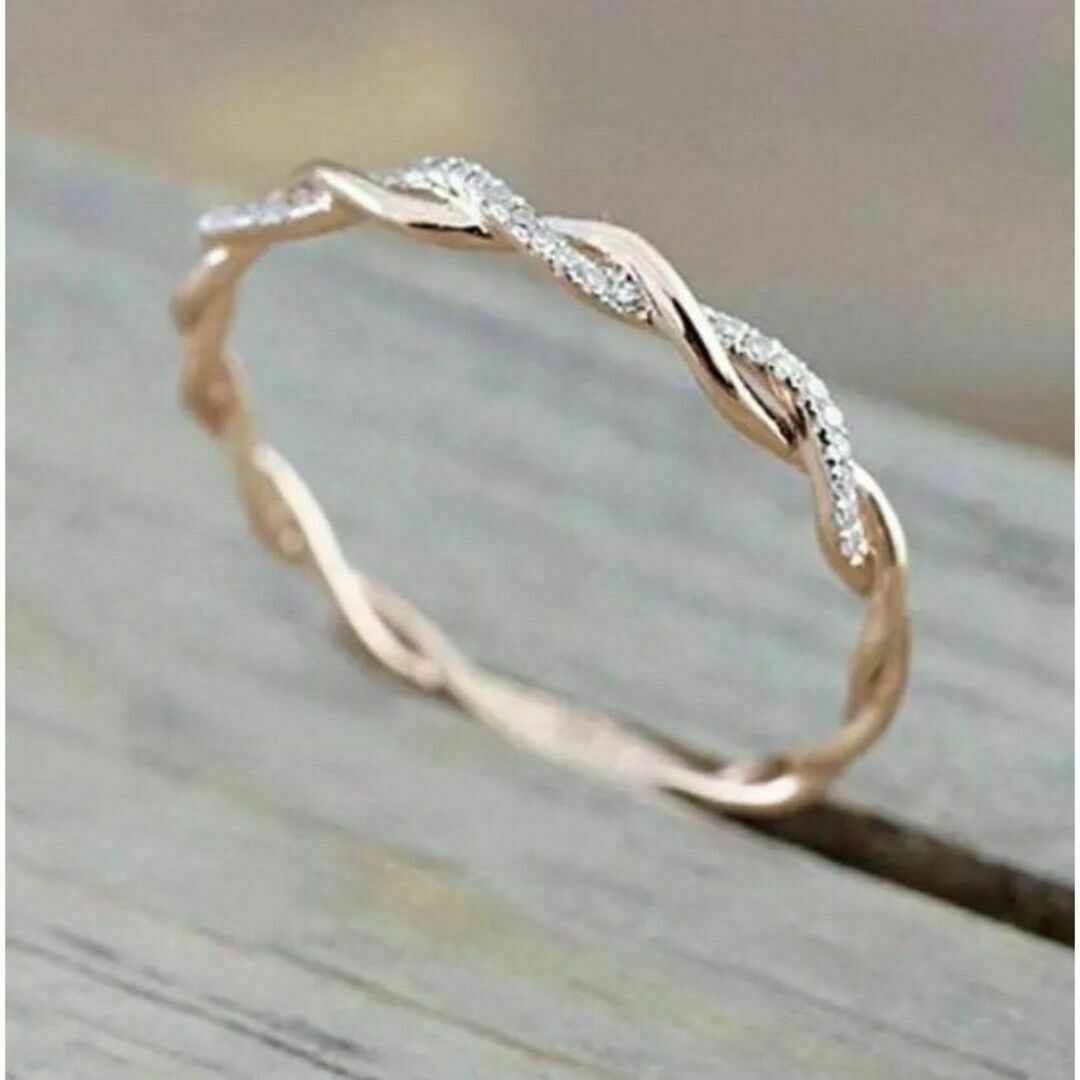 204 指輪 ローズゴールド ツイスト リング ハーフ 華奢 繊細 ブライダル レディースのアクセサリー(リング(指輪))の商品写真