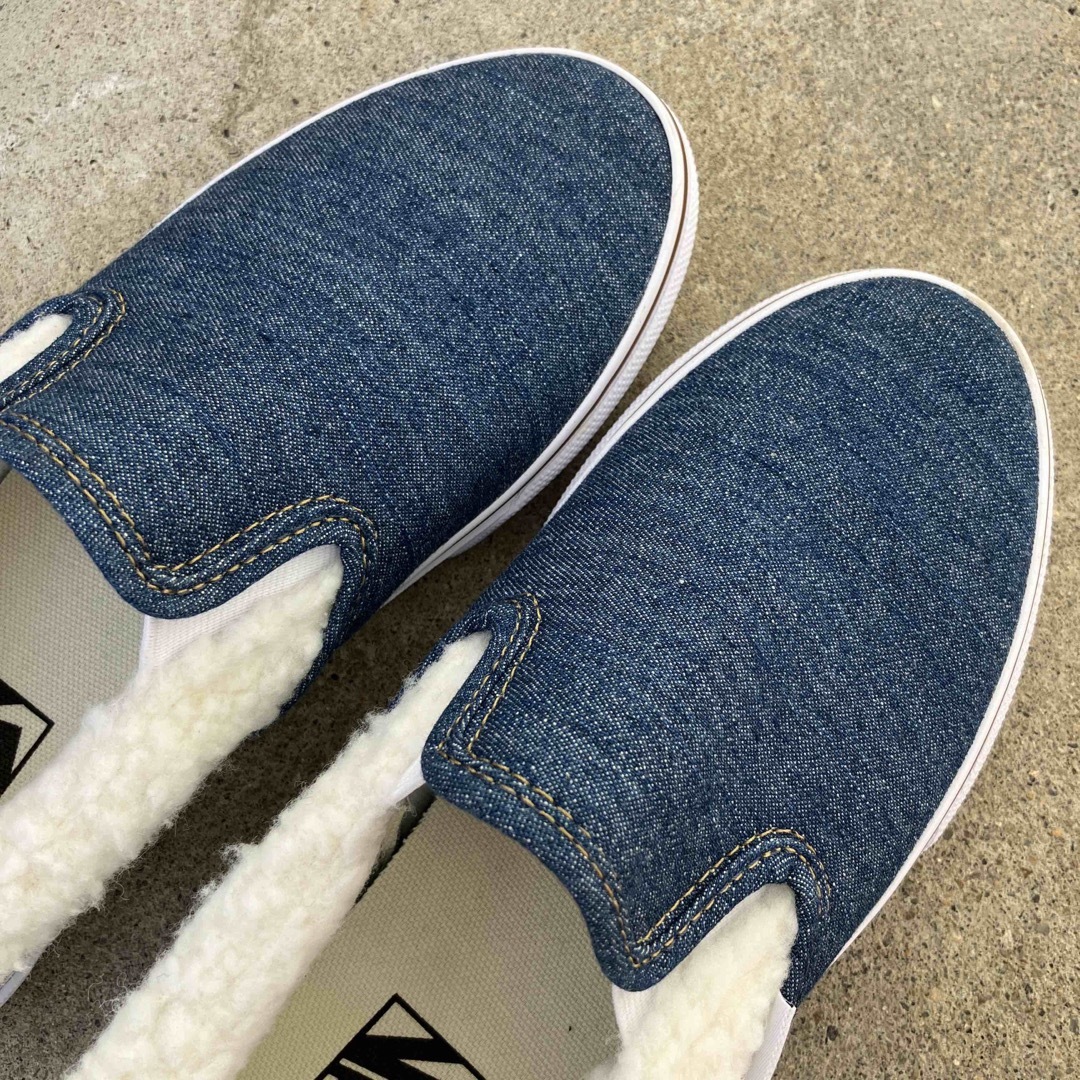 VANS(ヴァンズ)の【試着のみ】vans デニム生地　スリッポン　mite howdy baybee レディースの靴/シューズ(スニーカー)の商品写真