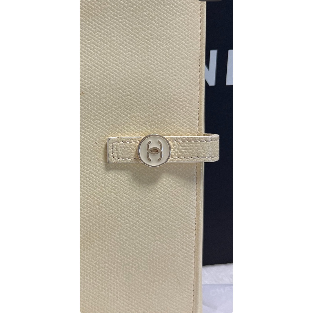 CHANEL(シャネル)のCHANEL ココボタン　長財布 レディースのファッション小物(財布)の商品写真