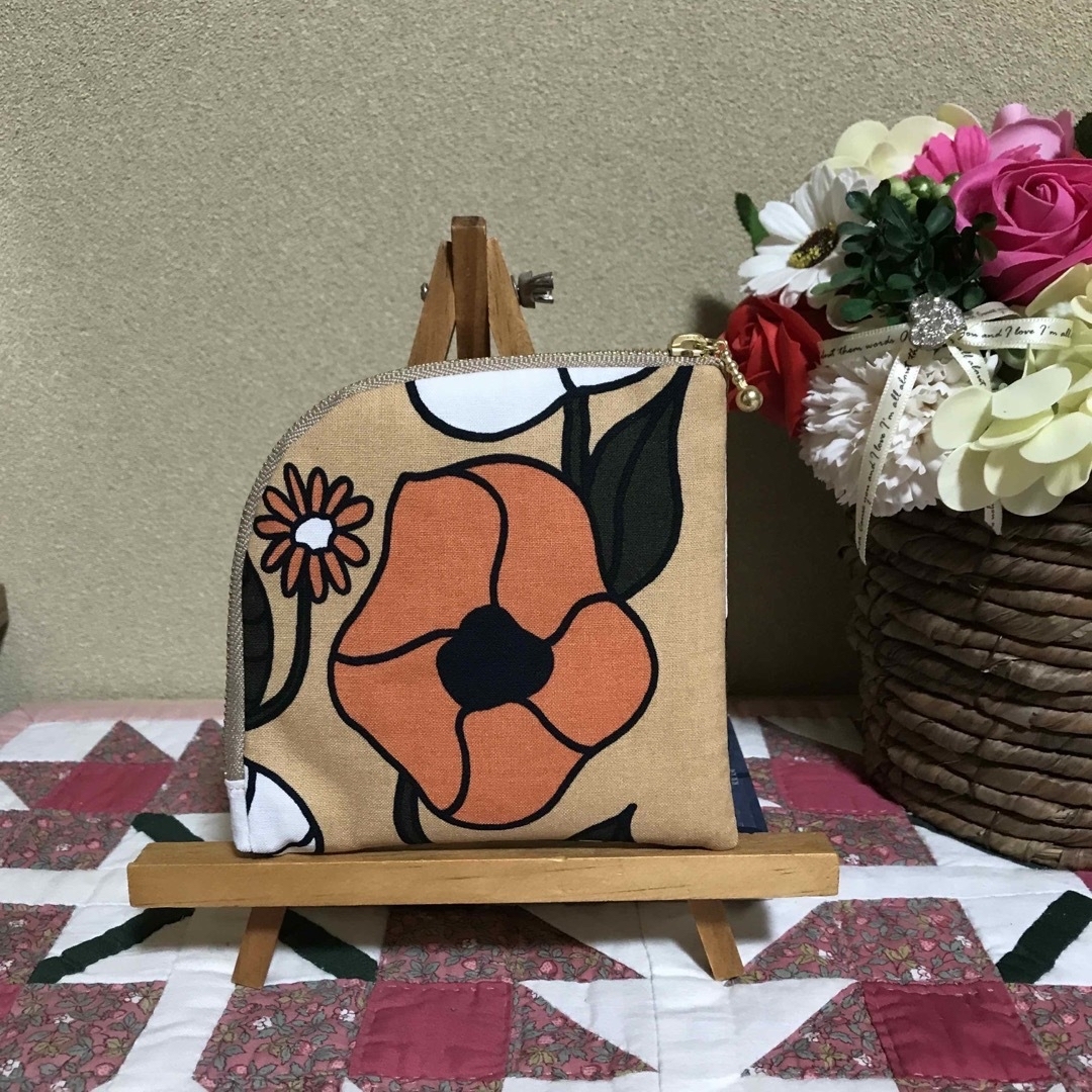 marimekko(マリメッコ)のマリメッコ    生地　ハンドメイド　マリキュラ　L字型ポーチ ハンドメイドのファッション小物(ポーチ)の商品写真