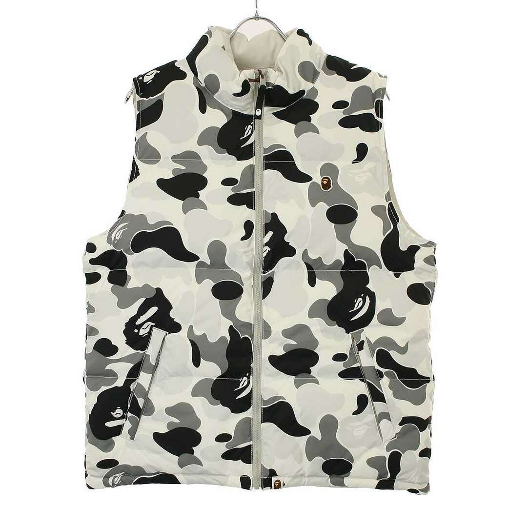 A BATHING APE(アベイシングエイプ)のA BATHING APE ア ベイシング エイプ 23AW Camo Down Vest リバーシブルサルカモダウンベスト 001DNJ801010M グレー S メンズのジャケット/アウター(ダウンベスト)の商品写真