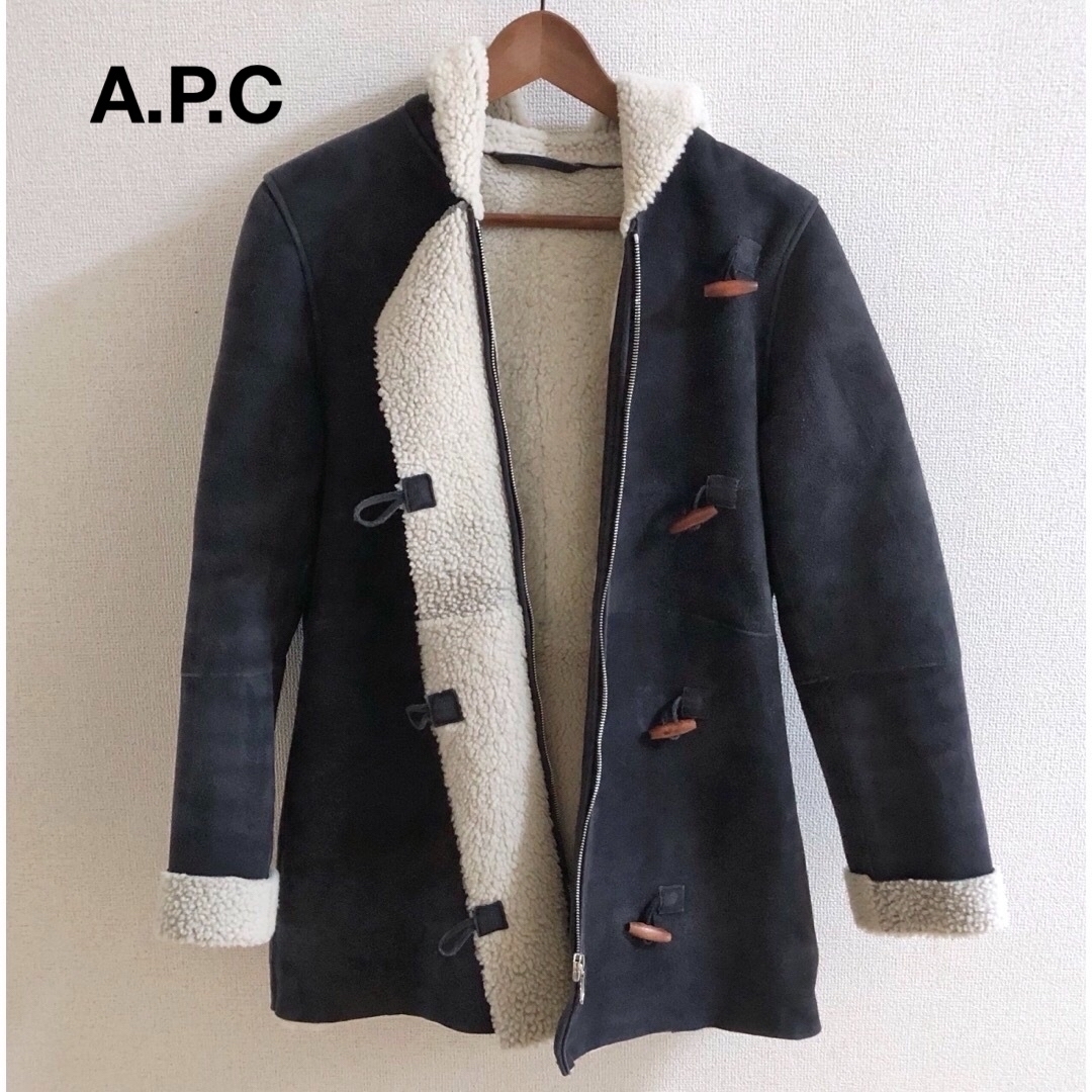A.P.C(アーペーセー)のA.P.C ムートン コート ダッフル フード付き  レディースのジャケット/アウター(ムートンコート)の商品写真