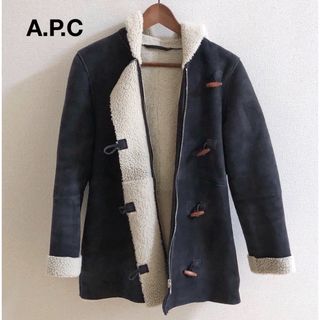 アーペーセー(A.P.C)のA.P.C ムートン コート ダッフル フード付き (ムートンコート)