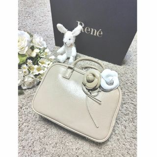 René(バッグ ・ ホワイト/白色系)のフリマアイテム一覧 René(バッグ ・ ホワイト/白色系)のフリマアイテム一覧