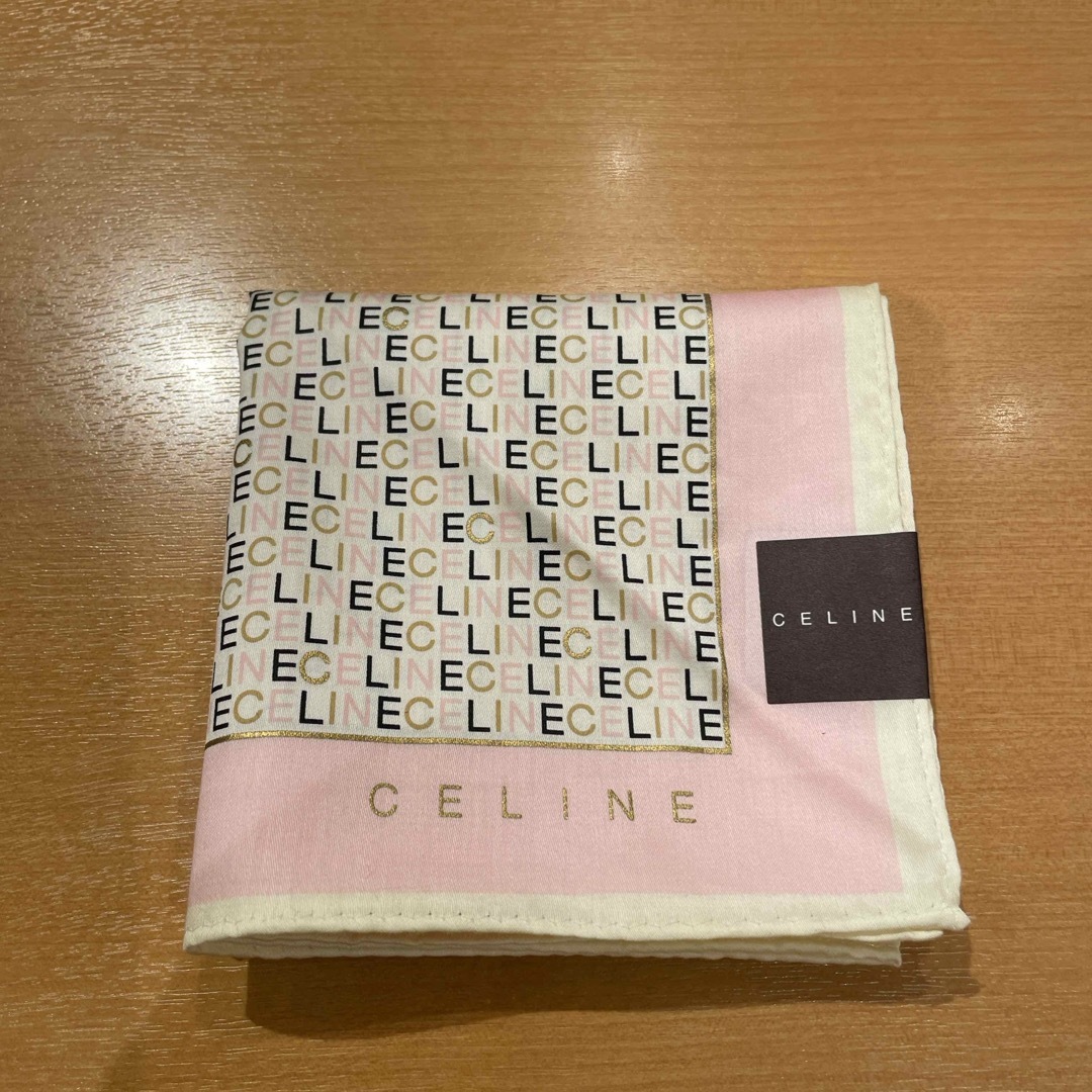 celine(セリーヌ)のセリーヌハンカチロゴピンク レディースのファッション小物(ハンカチ)の商品写真