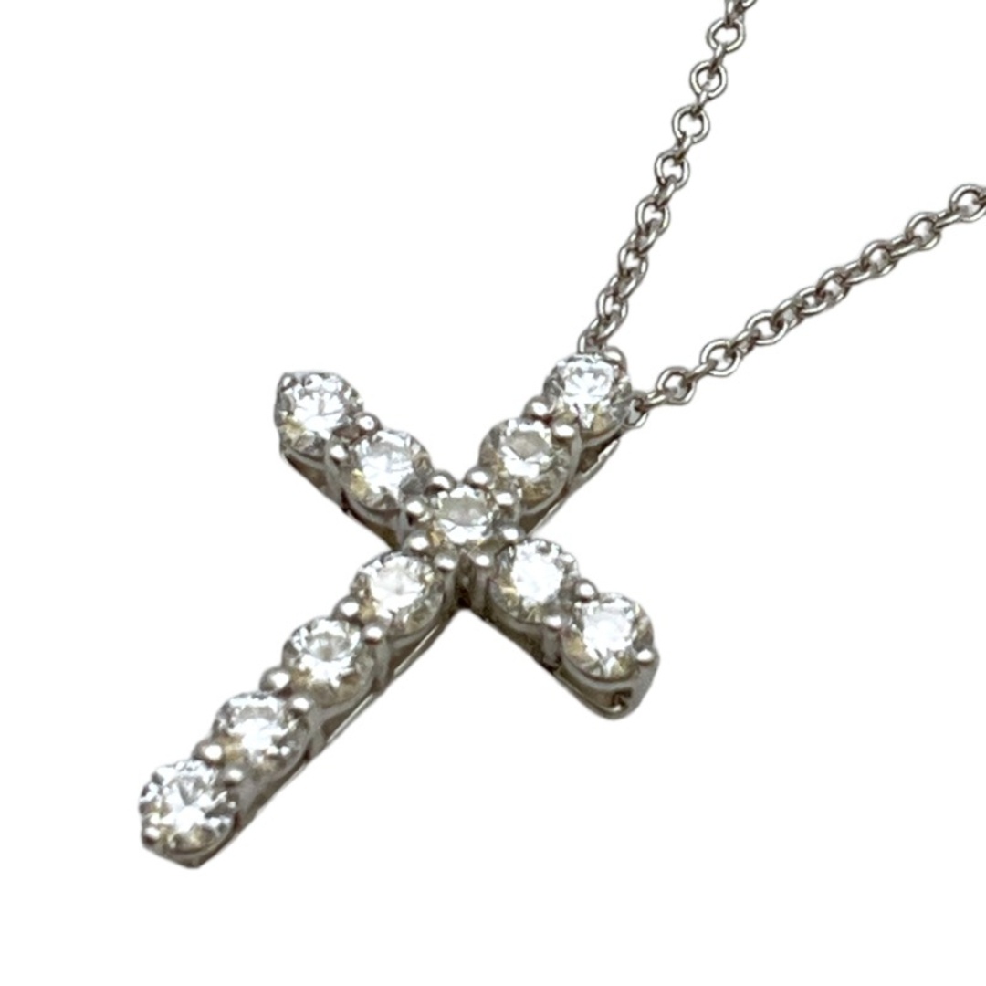 Tiffany & Co.(ティファニー)の　ティファニー TIFFANY＆CO スモールクロス ダイヤネックレス Pt950　ダイヤモンド ジュエリー レディースのアクセサリー(ネックレス)の商品写真