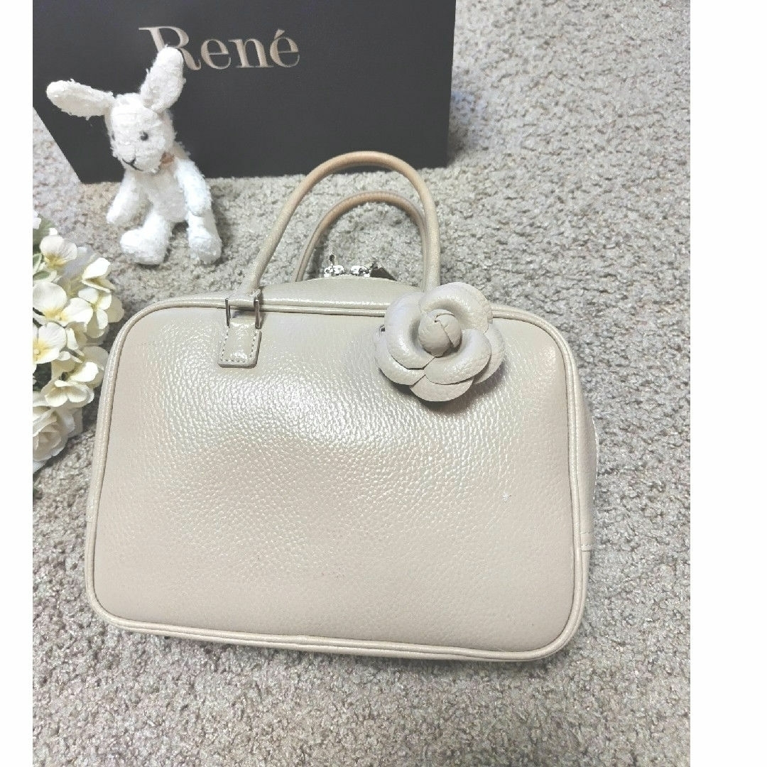 René(ルネ)のルネ❇️Rene❇️アリア　ベージュМ　ハンドバッグ レディースのバッグ(ハンドバッグ)の商品写真