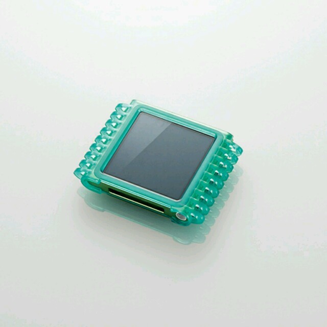 ELECOM(エレコム)の6th iPod nano用ハードケース グリーン スマホ/家電/カメラのオーディオ機器(ポータブルプレーヤー)の商品写真