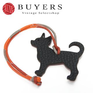 エルメス(Hermes)の【中古】 エルメス バッグチャーム プティアッシュ ヴォーエプソン トリヨンクレマンス ブラック レッド チワワモチーフ おしゃれ 小物 HERMES(チャーム)