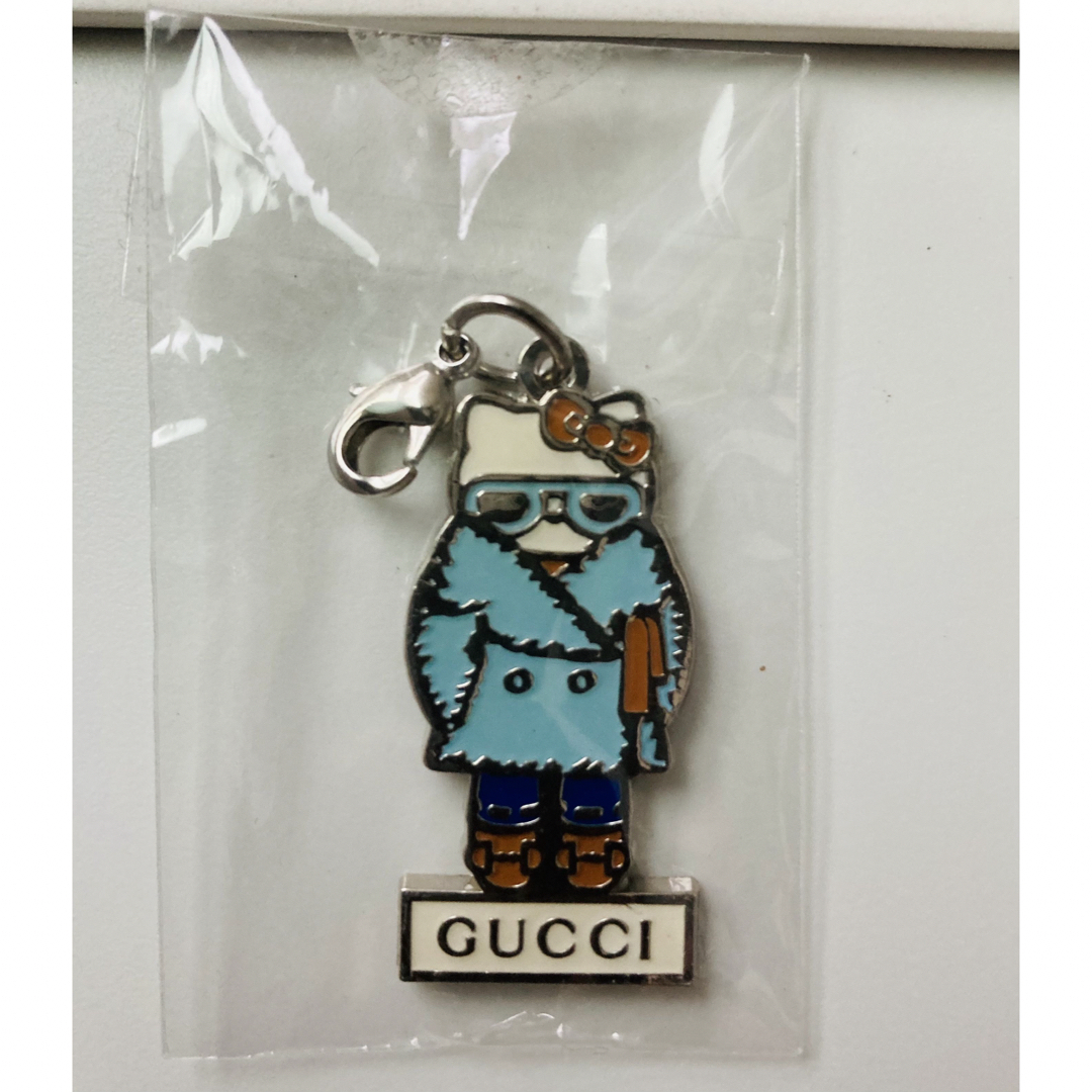 Gucci(グッチ)の非売品 GUCCI × Kitty サンリオ ヴォーグ付録 charm レディースのアクセサリー(チャーム)の商品写真