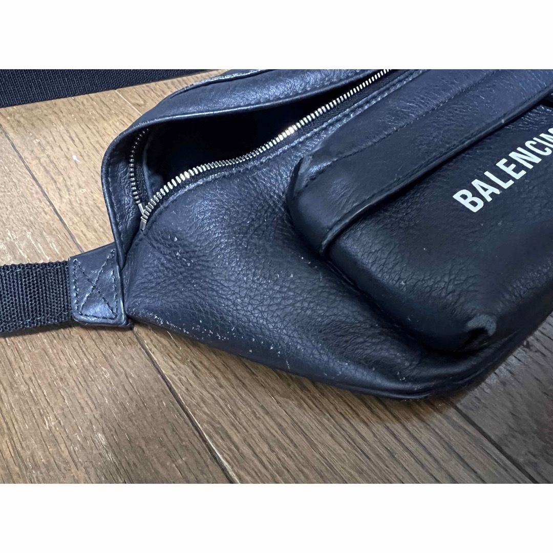 BALENCIAGA BAG(バレンシアガバッグ)の【BALENCIAGA】バック メンズのバッグ(ボディーバッグ)の商品写真