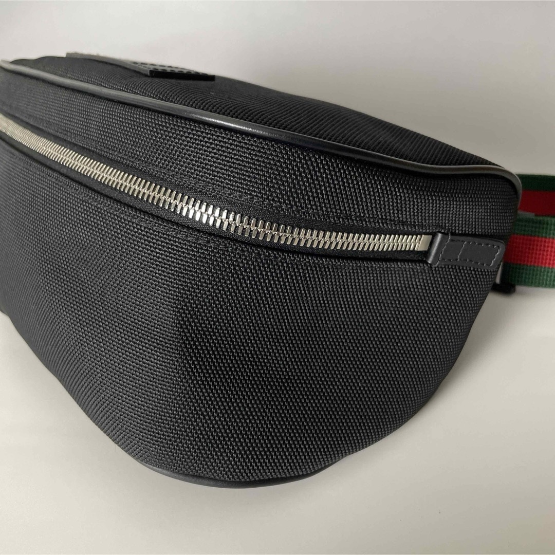 Gucci(グッチ)のGucci 極美品 黒 ボディバッグ テクノキャンバス ユニセックス グッチ レディースのバッグ(ボディバッグ/ウエストポーチ)の商品写真