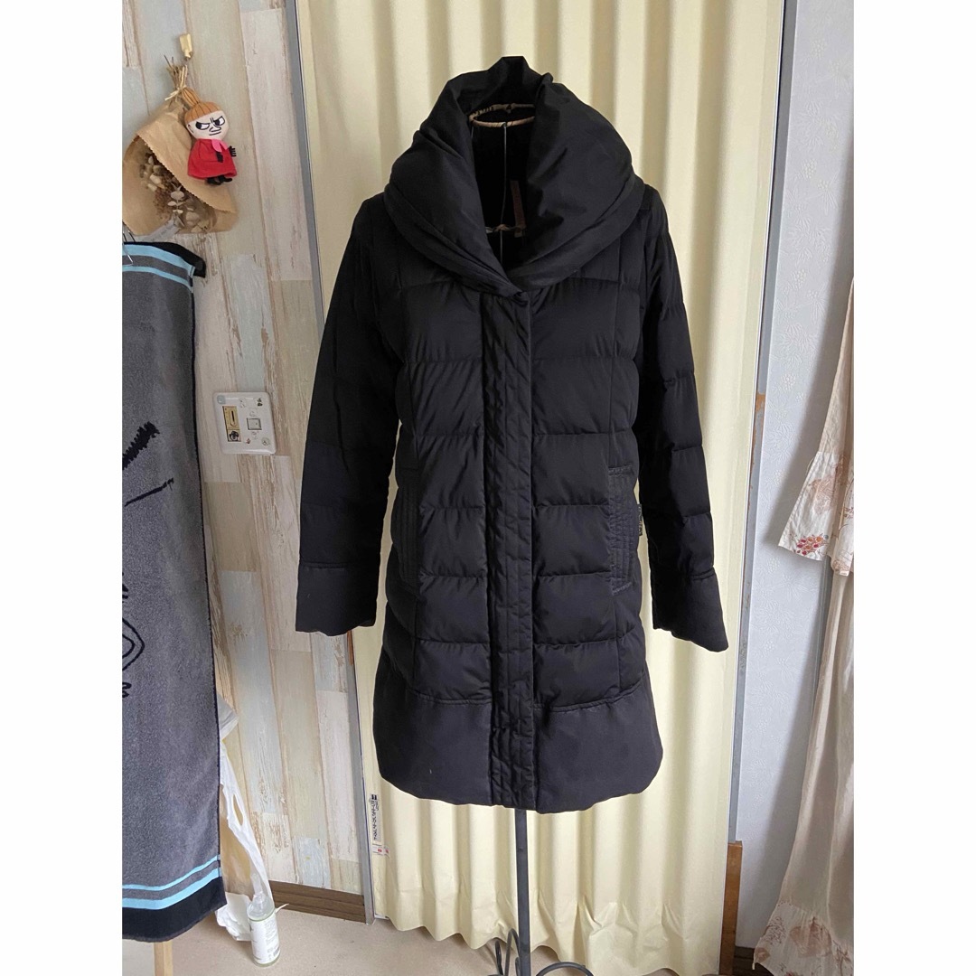YOSOOU(ヨソオウ)のヨソオウ　粧　YOSOOU  ダウンコート　黒　M レディースのジャケット/アウター(ダウンコート)の商品写真