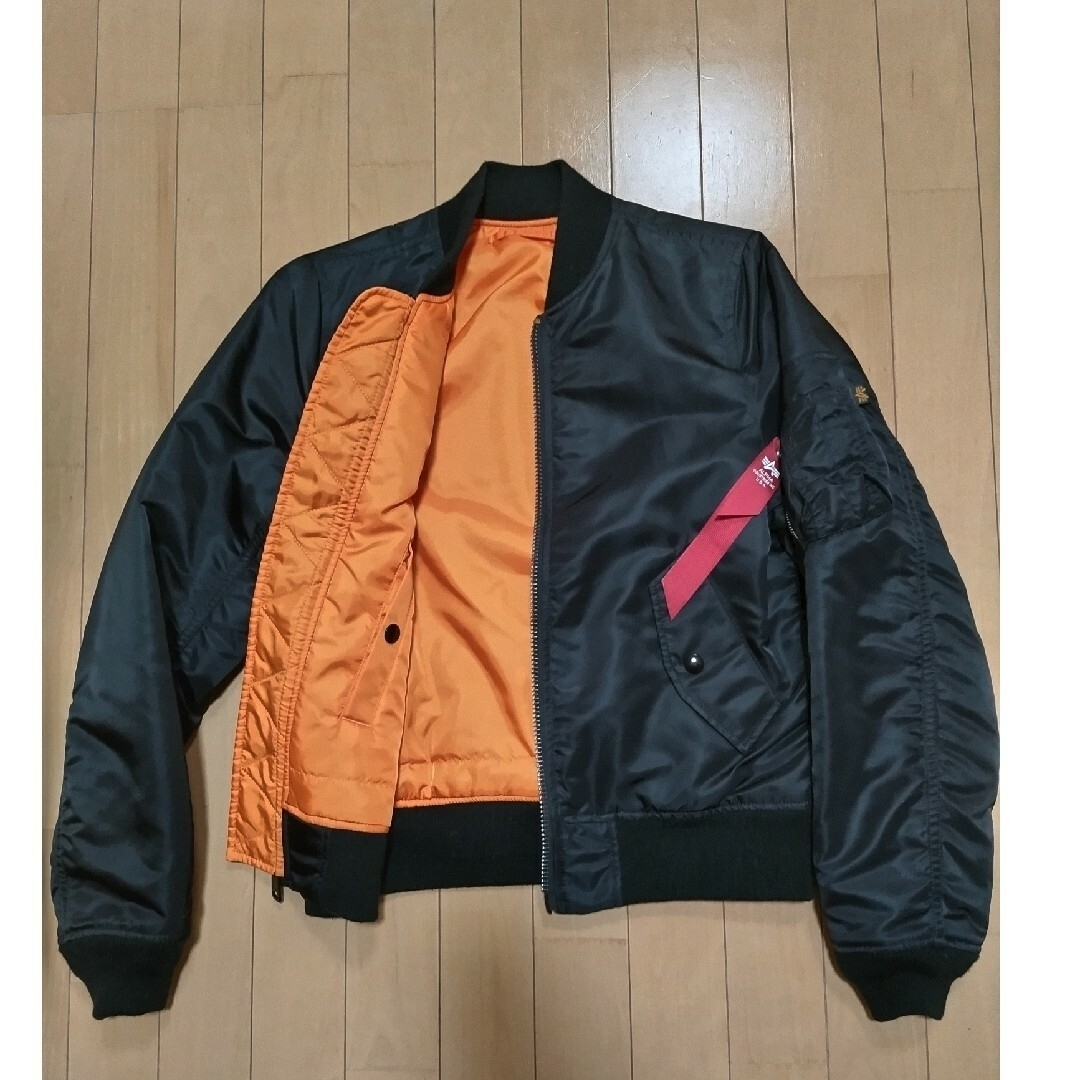 ALPHA INDUSTRIES(アルファインダストリーズ)の【中古美品】アルファインダストリーズ　MA-1  レディース　ブラック　サイズM レディースのジャケット/アウター(ブルゾン)の商品写真