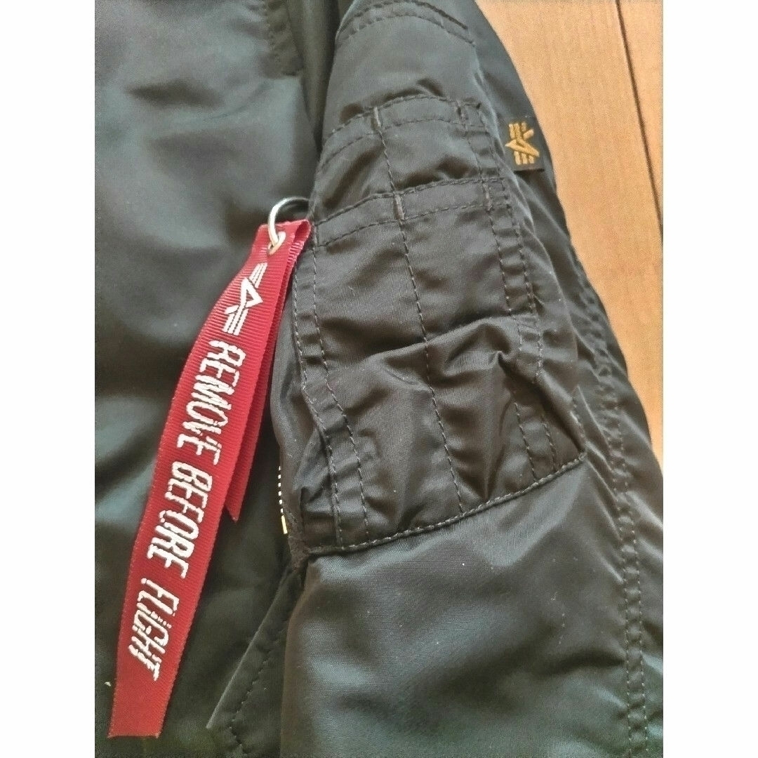 ALPHA INDUSTRIES(アルファインダストリーズ)の【中古美品】アルファインダストリーズ　MA-1  レディース　ブラック　サイズM レディースのジャケット/アウター(ブルゾン)の商品写真