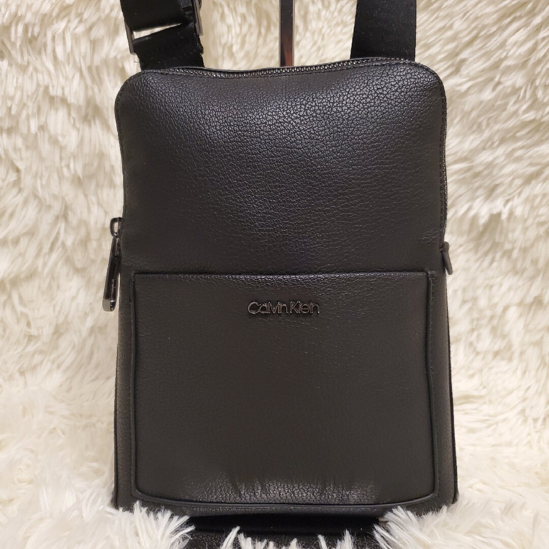 極美品 CALVIN KLEIN カルバンクライン ショルダーバッグ レザー 黒