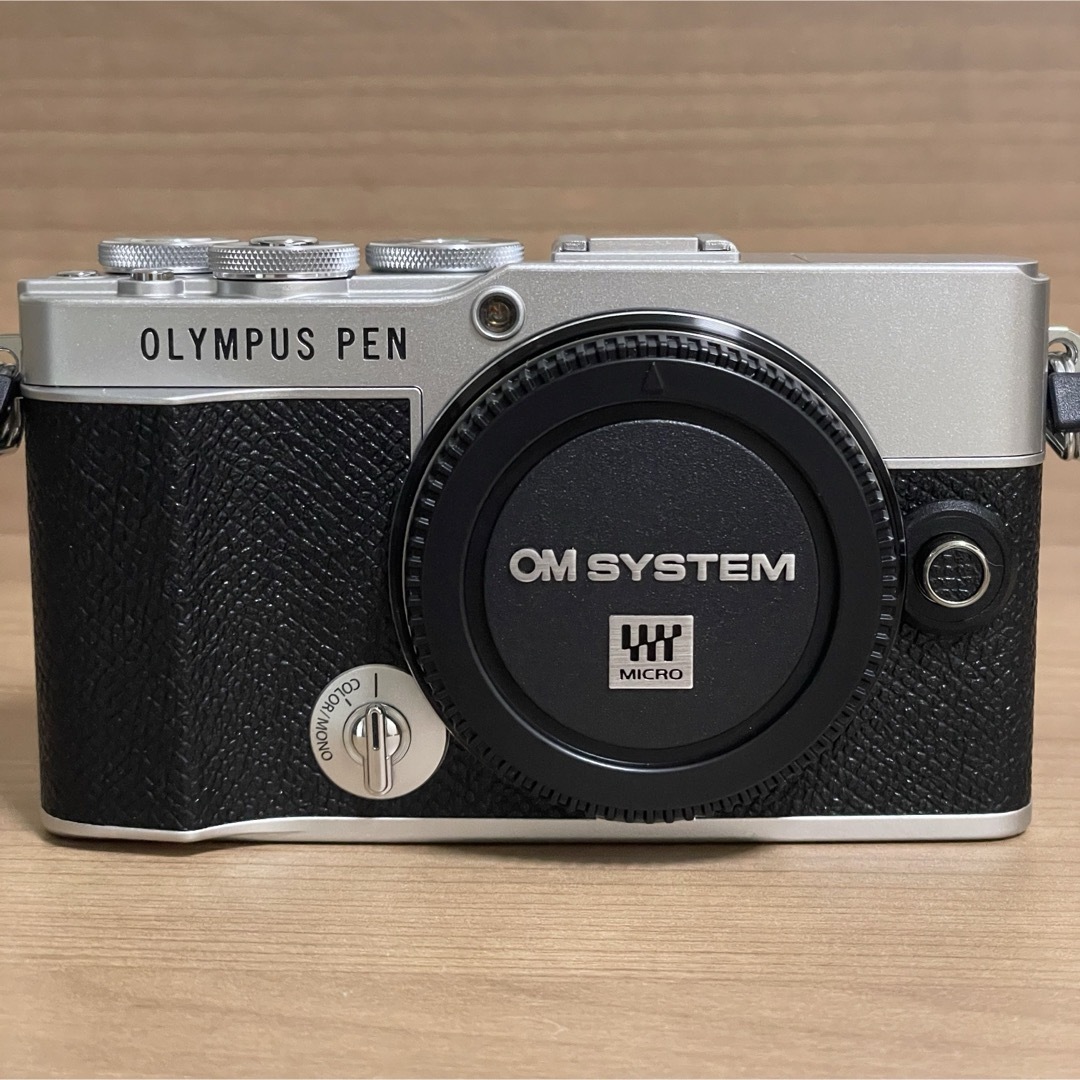 OLYMPUS(オリンパス)の新品 PEN E-P7 ボディのみ オリンパス ミラーレス コンパクト 軽い スマホ/家電/カメラのカメラ(ミラーレス一眼)の商品写真