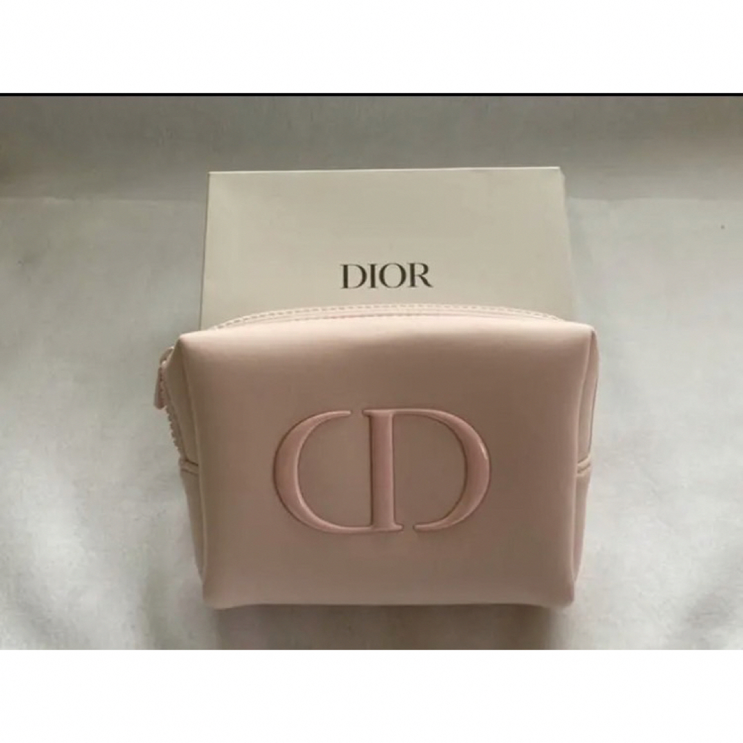 Dior(ディオール)の【Dior】ノベルティポーチ ピンク 【新品未使用】 レディースのファッション小物(ポーチ)の商品写真