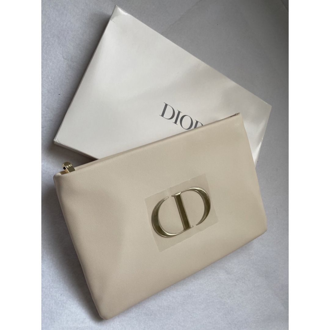 Dior(ディオール)の【Dior】ディオール ノベルティポーチ  ベージュ 【新品未使用】 レディースのファッション小物(ポーチ)の商品写真