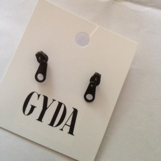 ジェイダ(GYDA)のZIPモチーフピアス(ピアス)