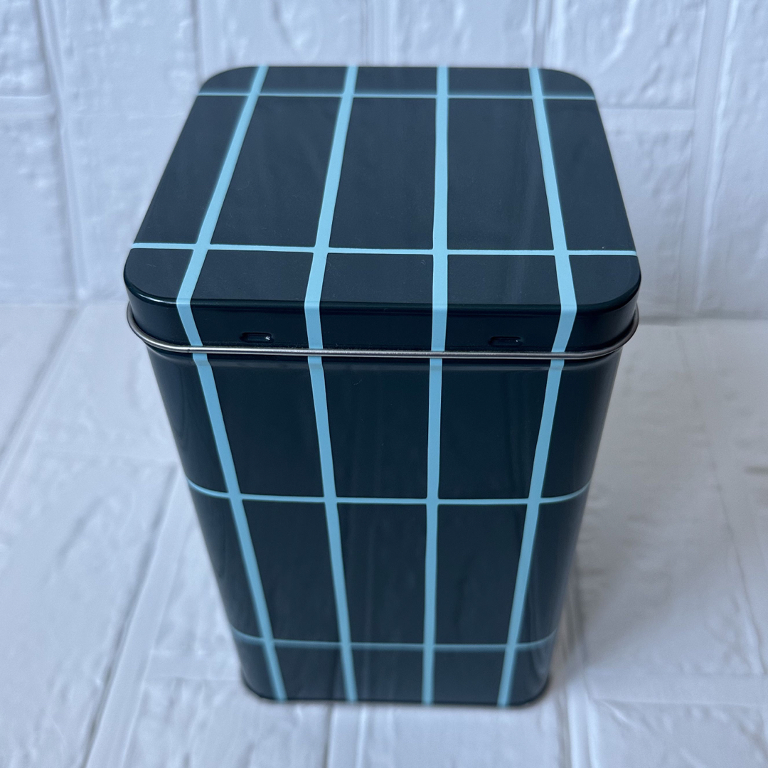 marimekko(マリメッコ)の完売 マリメッコ ティイリスキヴィ 缶 Tin box インテリア/住まい/日用品のインテリア小物(小物入れ)の商品写真