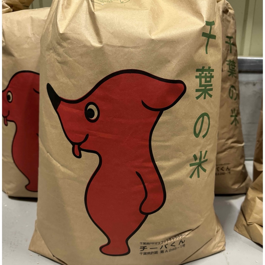 くず米　千葉県産コシヒカリ　25キロ袋込み　クズ米 食品/飲料/酒の食品(米/穀物)の商品写真