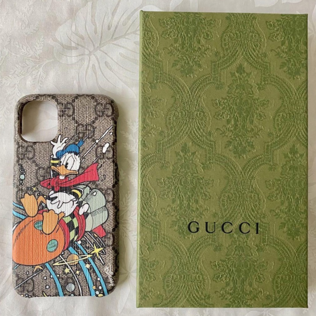 新品【iPhone11専用】GUCCI グッチ × ドナルドダック スマホケース