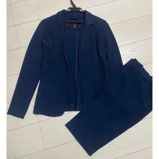 エイチアンドエム(H&M)の美品　H&M パンツスーツ　ネイビー　フォーマル保護者会　テーパード　Sサイズ(スーツ)