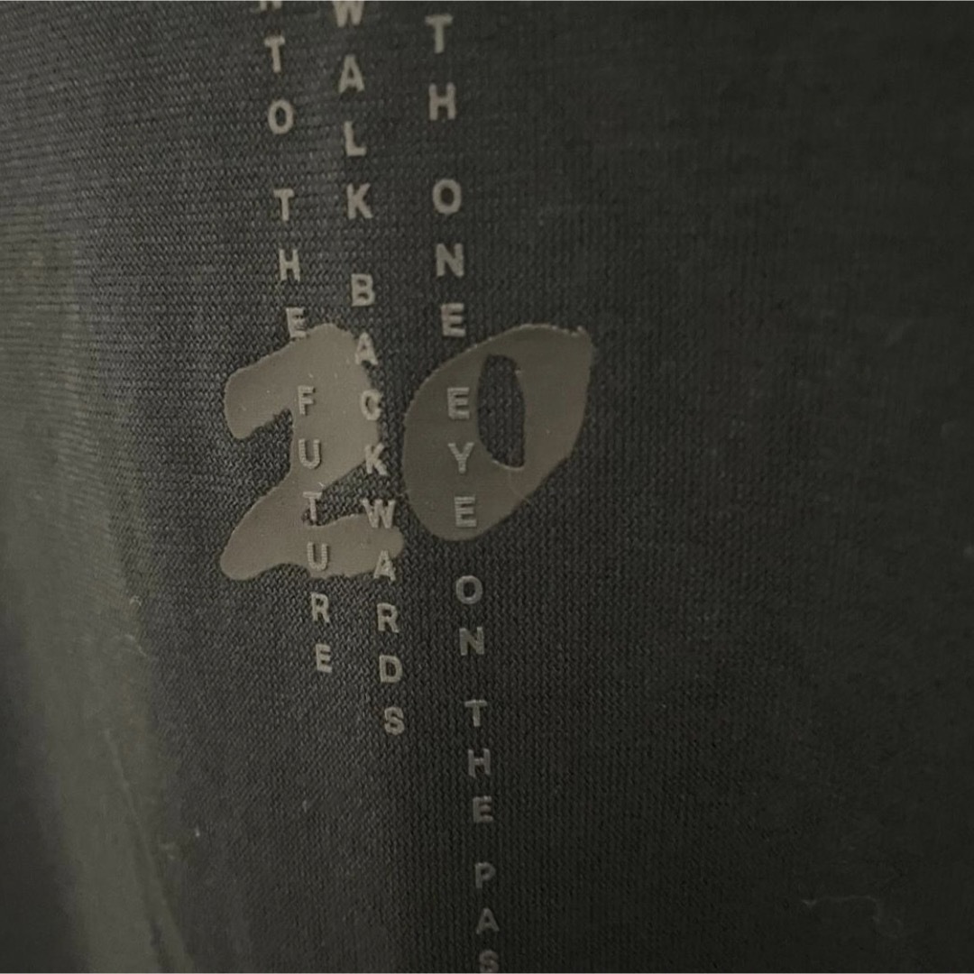 Y-3(ワイスリー)の【即完売モデル】Y-3 ワイスリー バック刺繍 20周年 Tシャツ 希少2XL メンズのトップス(Tシャツ/カットソー(半袖/袖なし))の商品写真