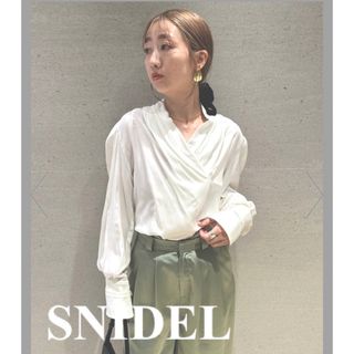 スナイデル(SNIDEL)の【新品タグ付】SNIDEL ブラウス(シャツ/ブラウス(長袖/七分))