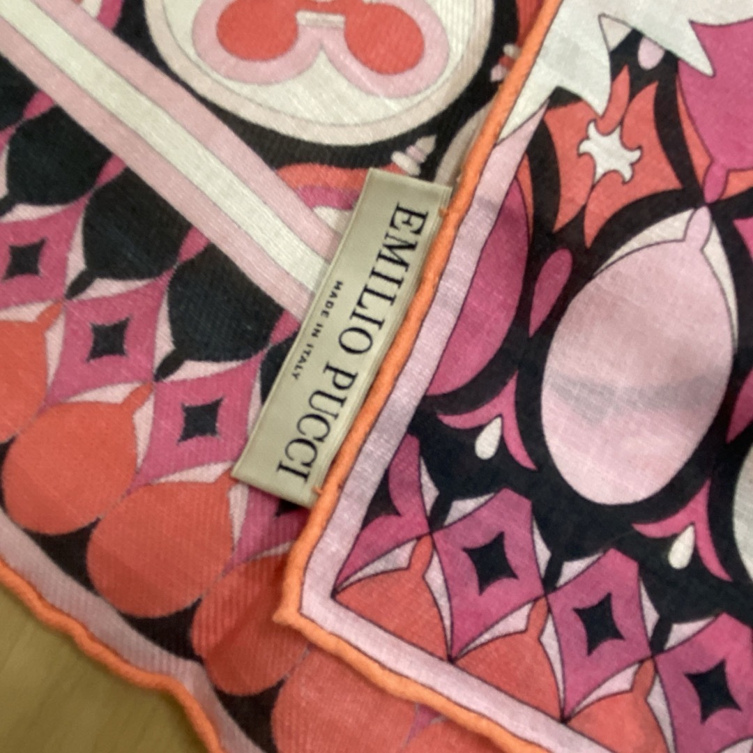 EMILIO PUCCI(エミリオプッチ)のEMILIO PUCCI　エミリオプッチ　ストール　ピンク　オレンジ　no.23 レディースのファッション小物(ストール/パシュミナ)の商品写真