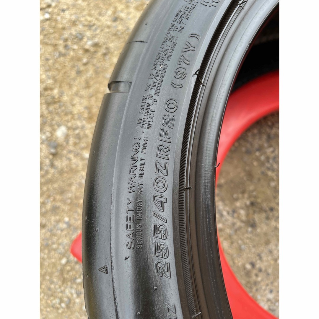 BRIDGESTONE(ブリヂストン)の国産　2019年製　255/40R20 2本　35GTR RE070R フロント 自動車/バイクの自動車(タイヤ)の商品写真