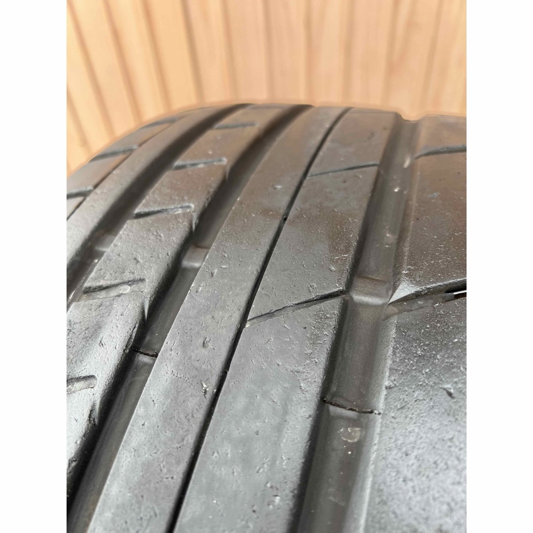 BRIDGESTONE(ブリヂストン)の国産　2019年製　255/40R20 2本　35GTR RE070R フロント 自動車/バイクの自動車(タイヤ)の商品写真