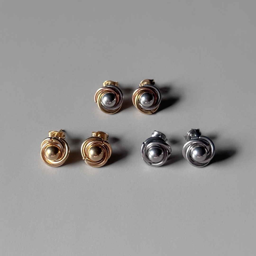 theory(セオリー)のTriple knot pierce gold No.1213 レディースのアクセサリー(ピアス)の商品写真