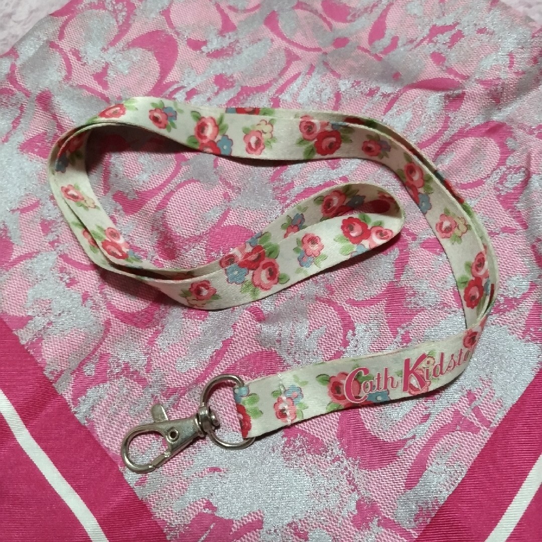 Cath Kidston(キャスキッドソン)のCath Kidstonネックストラップ レディースのファッション小物(その他)の商品写真