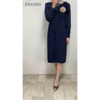 ロシャス(ROCHAS)のまぁ美品ロシャスウェストピンタックワンピース 9 ネイビー　セレモニー　卒業式(ひざ丈ワンピース)