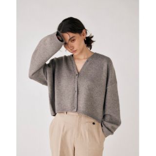 マウジー(moussy)の【M_】CROP KNIT BUTTON UP カーディガン(カーディガン)