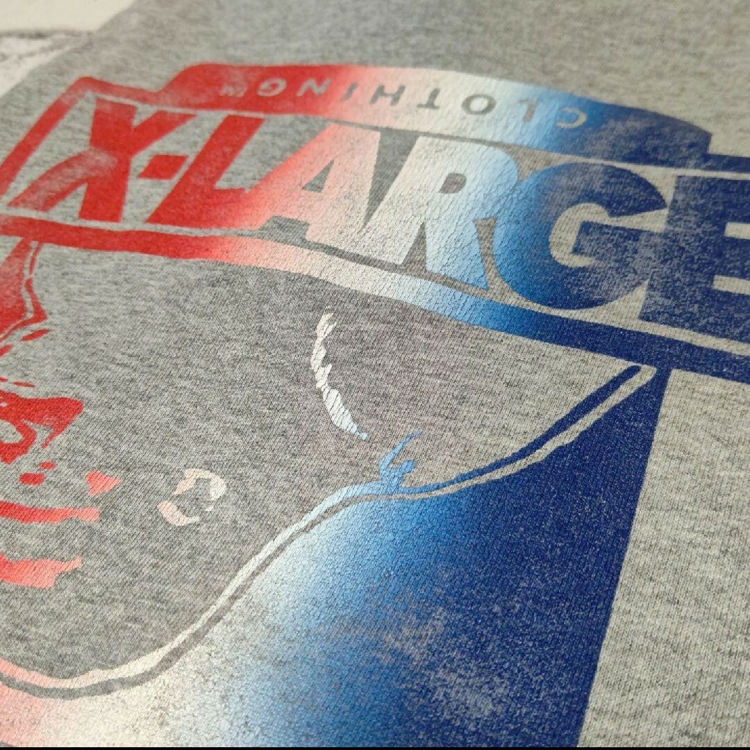 XLARGE(エクストララージ)のX-LARGE　ロゴ　逆さ　Mサイズ ラージ　エクストララージ　グレー　Tシャツ メンズのトップス(Tシャツ/カットソー(半袖/袖なし))の商品写真