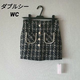 ダブルシー(wc)の新品タグ付き ダブルシー ミニスカート　オシャレ　パールボタンツイードスカート(ミニスカート)