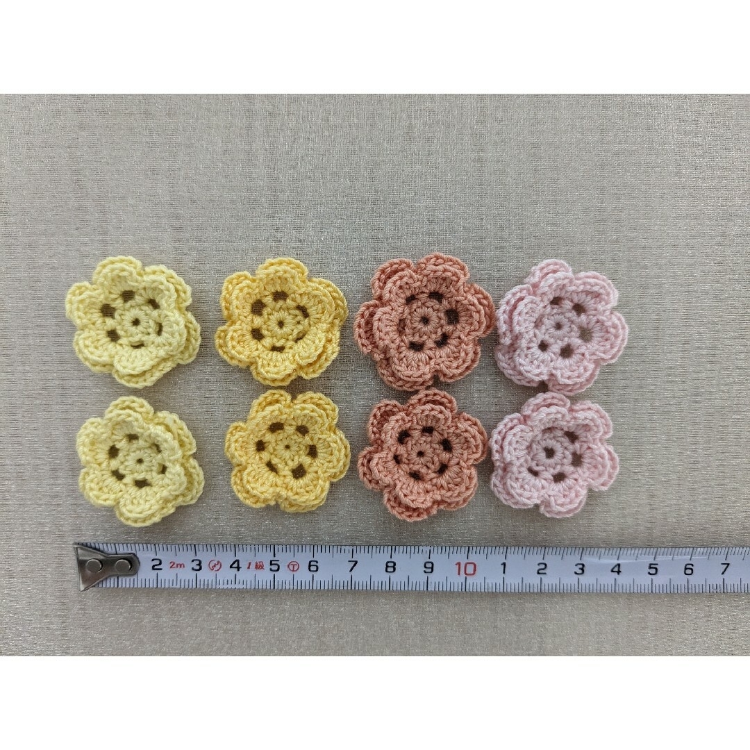 夏✩馬様専用  ハンドメイド レース編み 立体お花モチーフ  16枚 ハンドメイドの素材/材料(各種パーツ)の商品写真