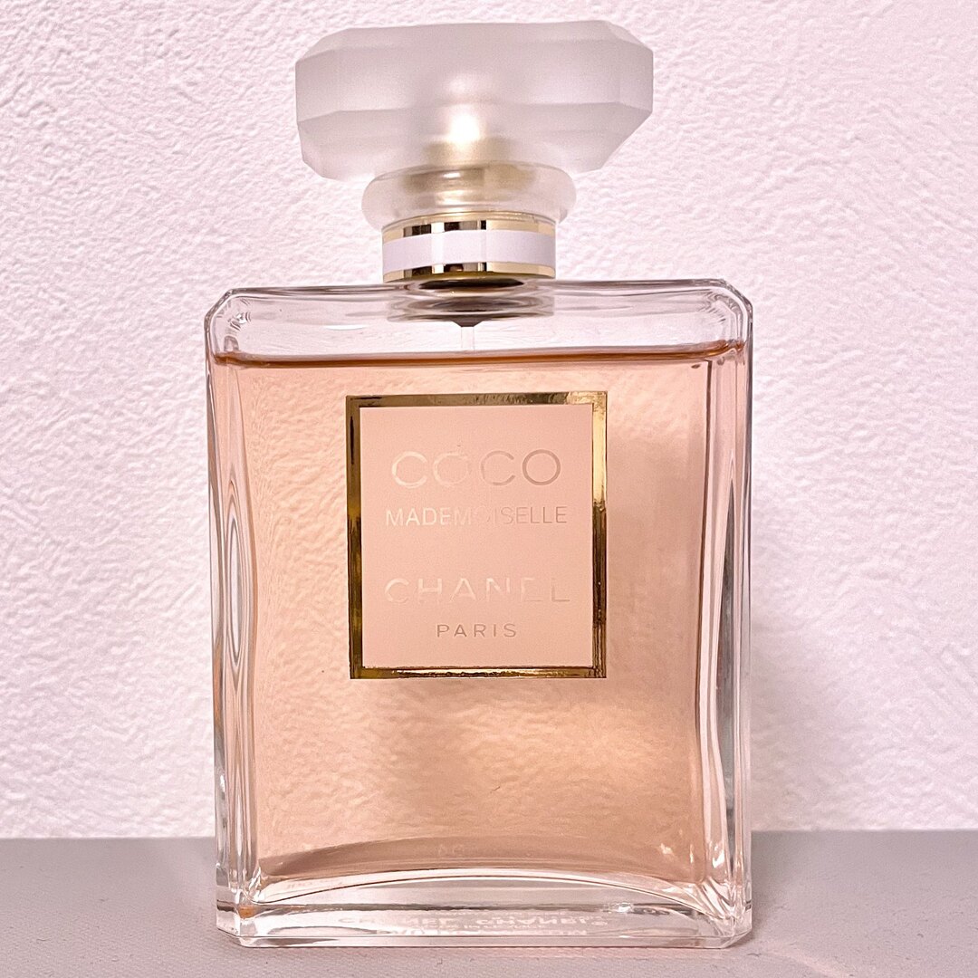 CHANEL(シャネル)の【箱付】CHANEL香水　ココマドモアゼル　100ml コスメ/美容の香水(ユニセックス)の商品写真