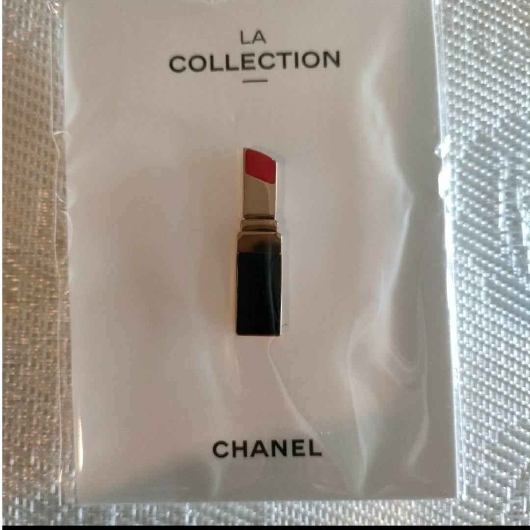 CHANEL(シャネル)のCHANEL　シャネルノベルティピンバッジ エンタメ/ホビーのコレクション(ノベルティグッズ)の商品写真