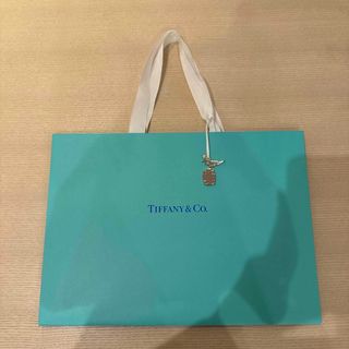 限定品　Tiffany ショッパー (紙袋)＆チャーム付き