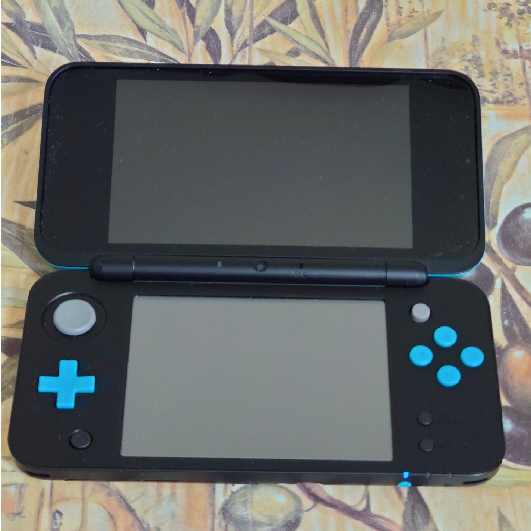 ニンテンドー2DS(ニンテンドー2DS)のNewニンテンドー2DS LL 本体ブラック×ターコイズ液晶美品 エンタメ/ホビーのゲームソフト/ゲーム機本体(携帯用ゲーム機本体)の商品写真